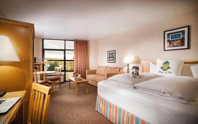 Staypineapple, University Inn, University District Seattle
