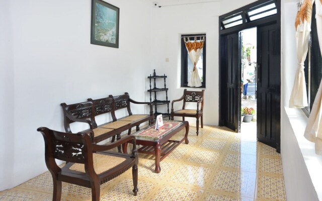 Elga Sastro Inn By OYO Rooms