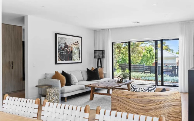 Midnight Sands Luxe Beachside Designer With Pool