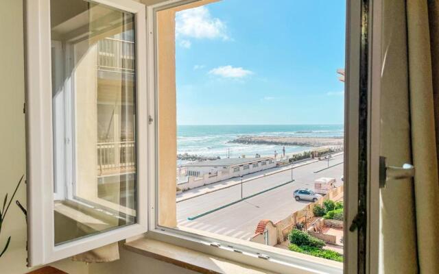 Demetra Seafront Apartment - Parking & Pool