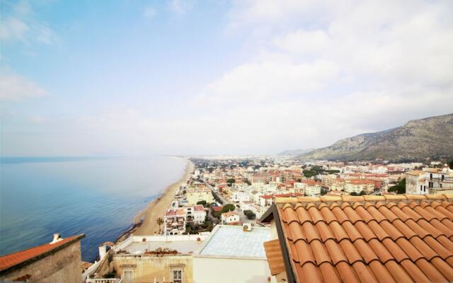 Holidaycasa Macca - Confortevole e con Vista Mare