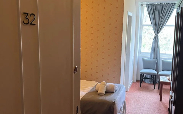 The Stromness Hotel by Paymán Club