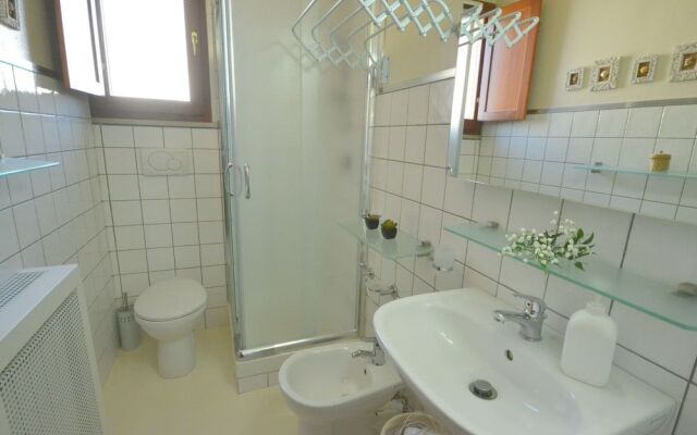 Cosy Apartment With Swimming Pool and Garden Close to Volterra and S Gimignano