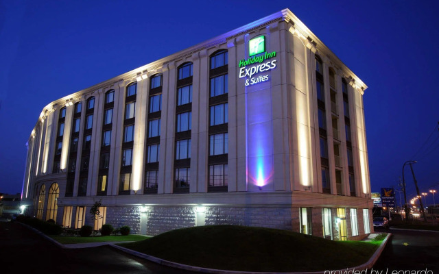 Holiday Inn Hotel & Suites Montreal Airport by IHG