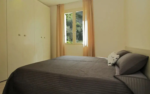 446QA Tonni Danilo - Little Paradise 3