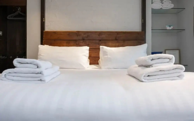 Host Stay Grafton Copper