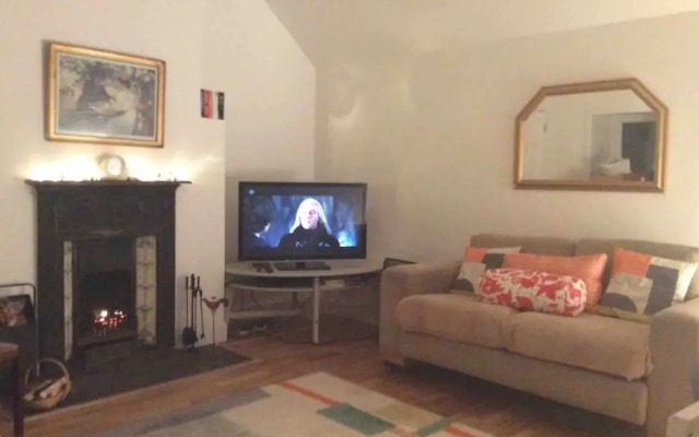 Quaint and Quirky Coastal Cottage Islay