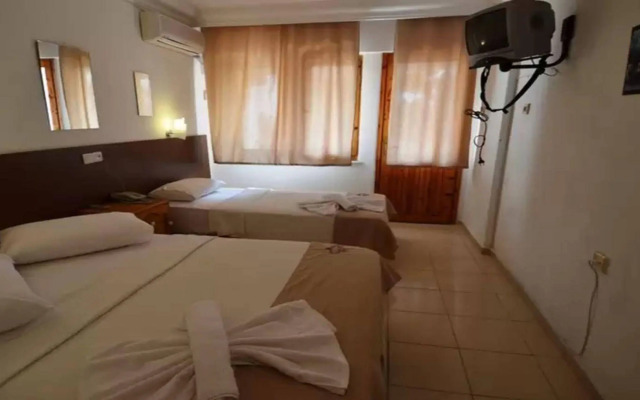 Tuana Hotel