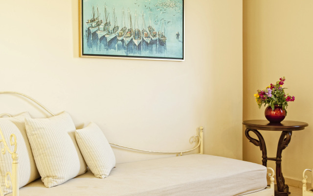 Finikas Hotel