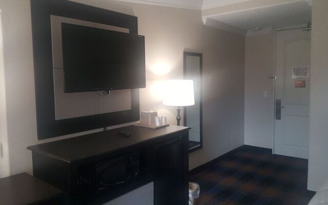 Regency Inn & Suites