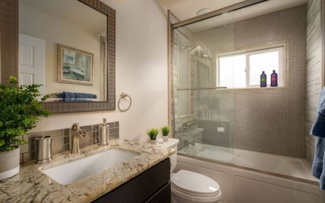 Chaparral House-Sleeps 14-Large Jacuzzi