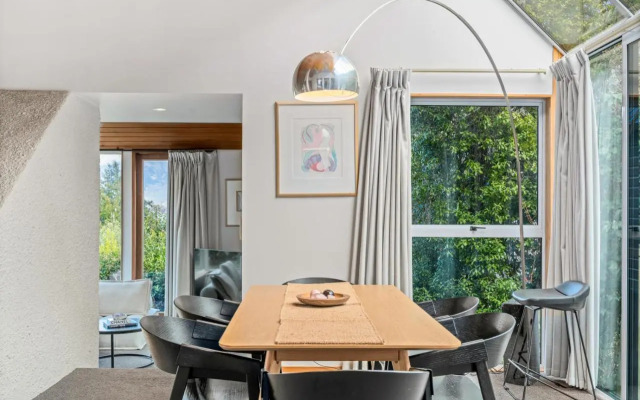 Sunshine Bay Lake Views