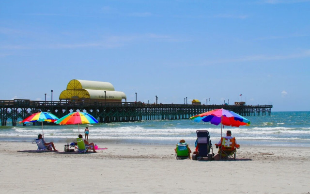 Sedgefield 102 by RedAwning