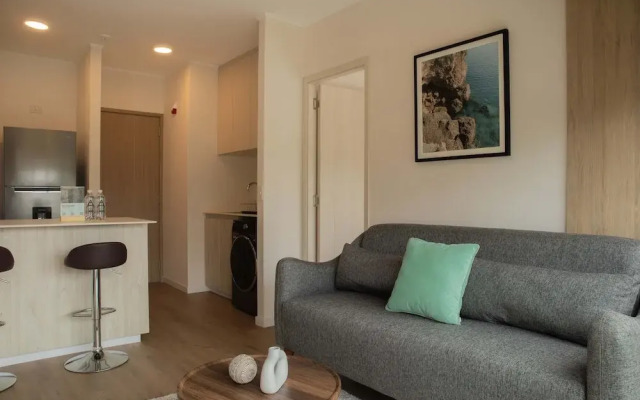 w Stylish 2BR With Balcony in San Isidro