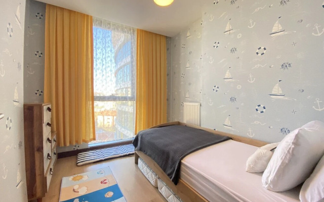 Sleek Residence Flat in Atasehir