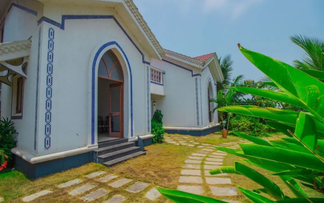 OYO 13634 Home Pool Side 2BHK Siolim