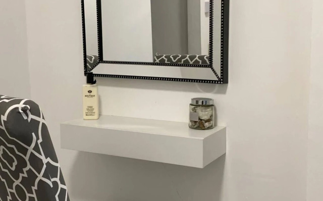 2 Bed Flat - Sleeps 6 - Parking - Wifi