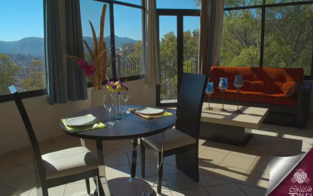 Casa Corazón de Plata Suites