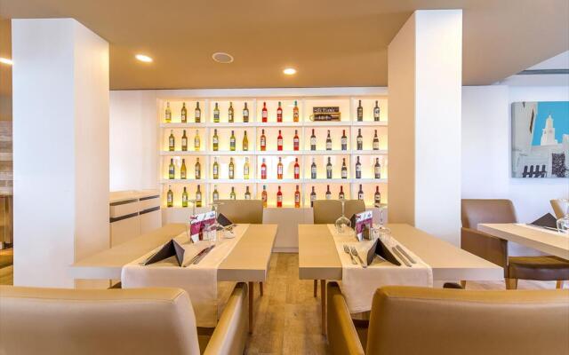Marins Playa Suites