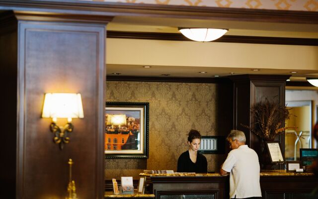 Hotel Julien Dubuque