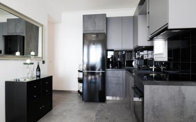 Noir Luxury Suite by CorfuEscapes