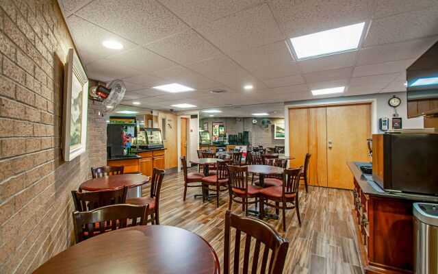 Econo Lodge Metro