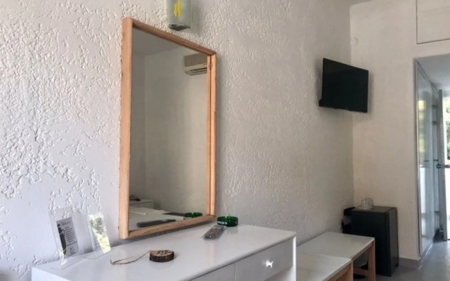 Ladiko Inn Hotel Faliraki - Anthony Quinn Bay