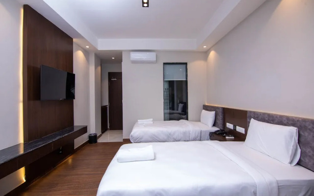 Lakhey Hotel