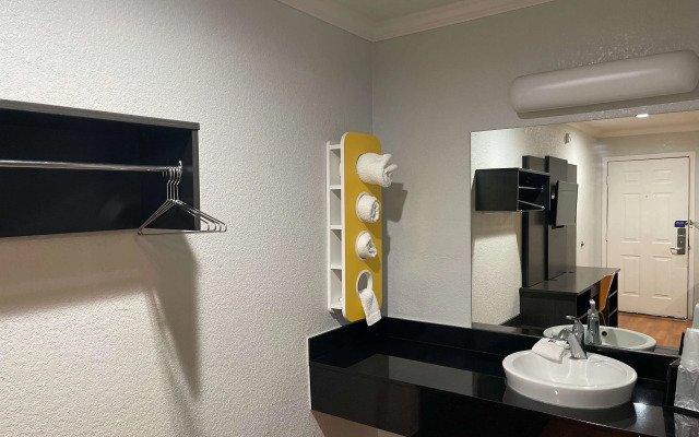 Motel 6 Sacramento, CA - Downtown