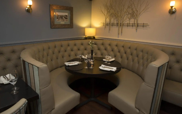 Crown Lodge Hotel