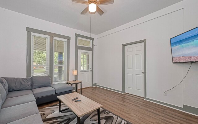 New Listing! Chillaxing in Texas City, Minimalist Home, Wifi, Close to Texas Museum