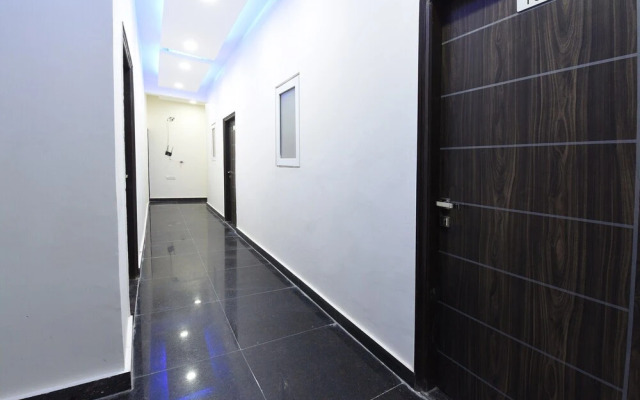 OYO 19134 The Signature Hotel