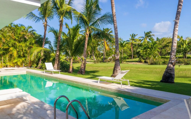 Luxury Villa Waterfall - Pool & BBQ