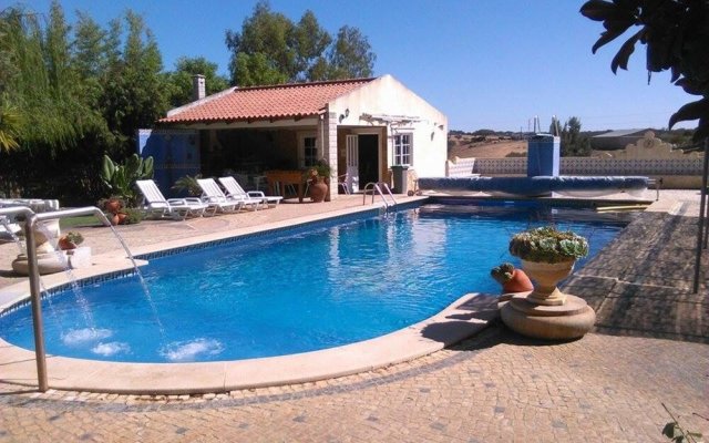House With 2 Bedrooms in Ourique, With Wonderful Lake View, Pool Acces