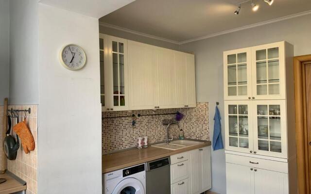 Lovely 3 bedroom apartment with free parking