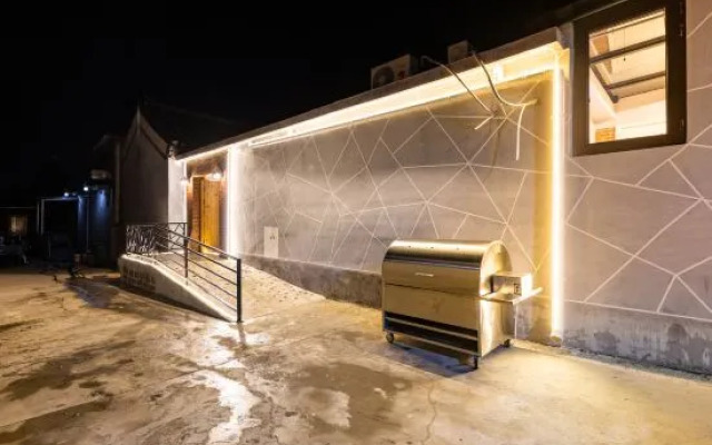 Guest Chain No.1 Courtyard
