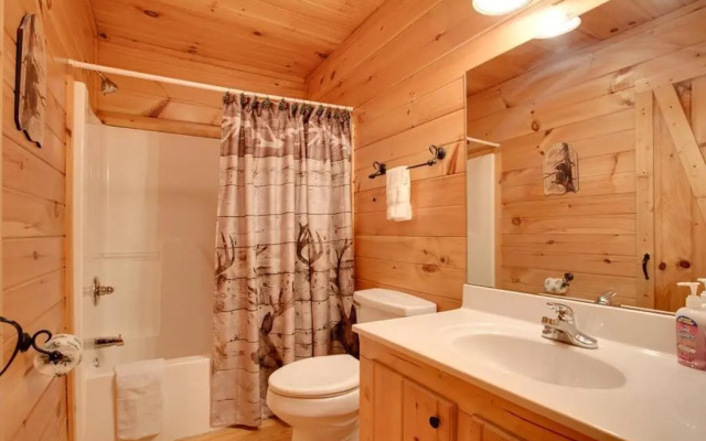 Lucky Cub Cabin