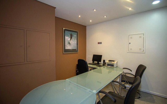 Trevi Hotel & Business