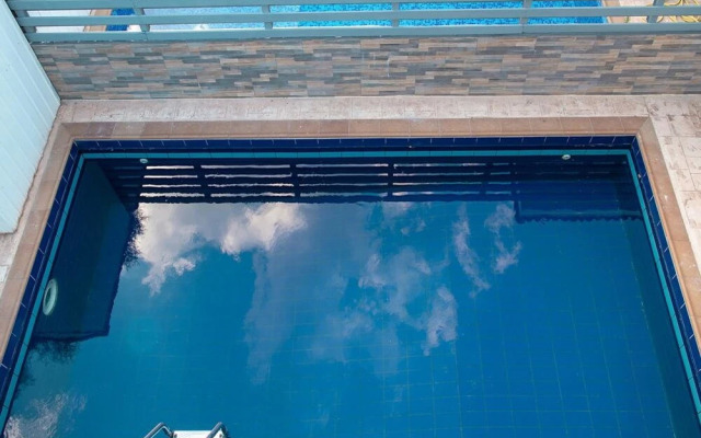 Evelyn Protaras in Protaras