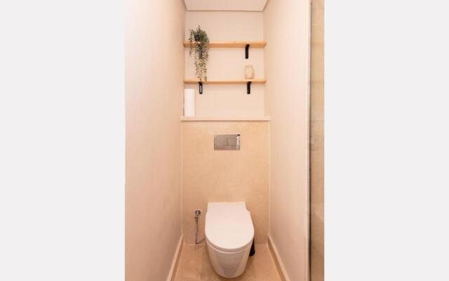 Gleaming 1 BR Apt Mangroovy w Pool & Beach Access