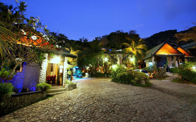 Boomerang Village Resort Kata