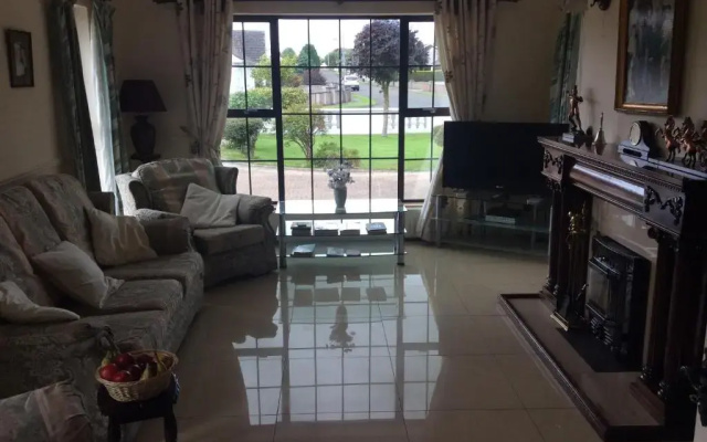 Oakdale, Templemore, E41f856