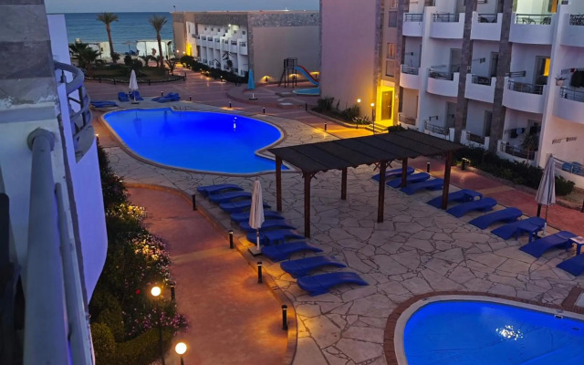 Cecelia Resort, Sea View Apartment