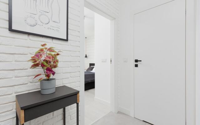 Apartment Grzybowska Warsaw by Renters