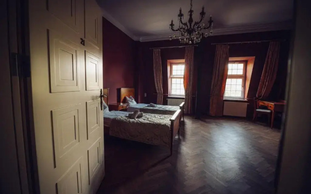 Pałac Borowa