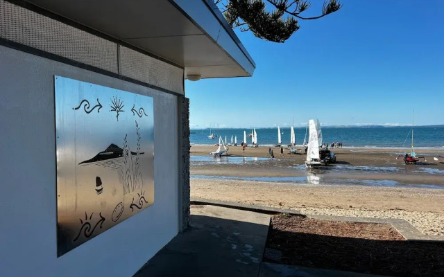 Waiake Beach Apartments