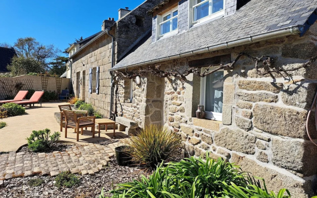 Stone House by Beach in Pont-aven