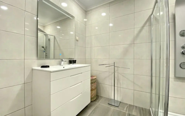 Albufeira Crystal by Homing