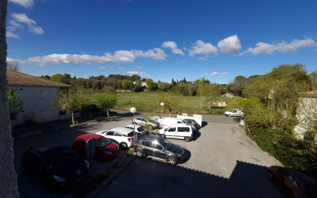 Beautiful Holiday Apartment in Uzes With Balcony