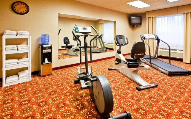 Holiday Inn Express Hotel & Suites Dickson